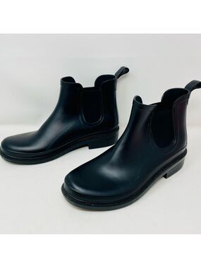 Capelli of New York Black Rubber Sole Boots